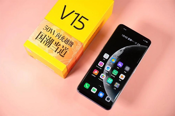 Mặt trước của Realme V15 5G