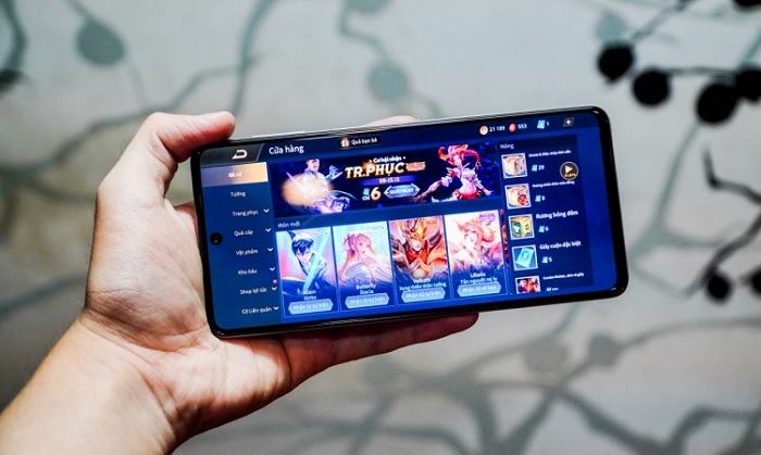 Chip chất lượng trên hai smartphone sẽ mang đến cho bạn trải nghiệm chơi game tuyệt vời