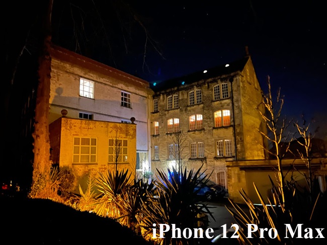 so sánh camera Galaxy S21 Ultra với iPhone 12 Pro Max