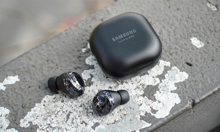 Galaxy Buds Pro và Case hình vuông