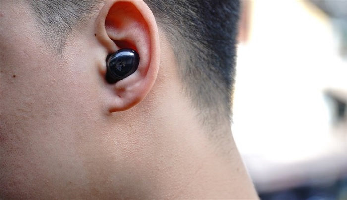 Galaxy Buds Pro được đặt trong tai rất gọn gàng