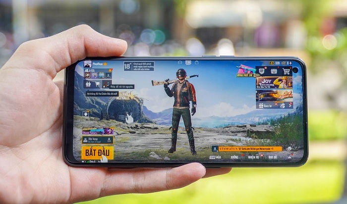 Hiệu năng khá tốt trong cùng tầm giá, giúp máy chơi được cả những game nặng