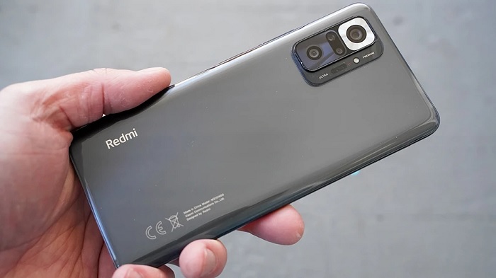 Cụm 4 camera nổi bật ở mặt sau Redmi Note 10 Pro