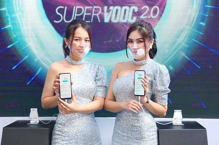 OPPO Reno5 5G hỗ trợ sạc siêu nhanh 65W