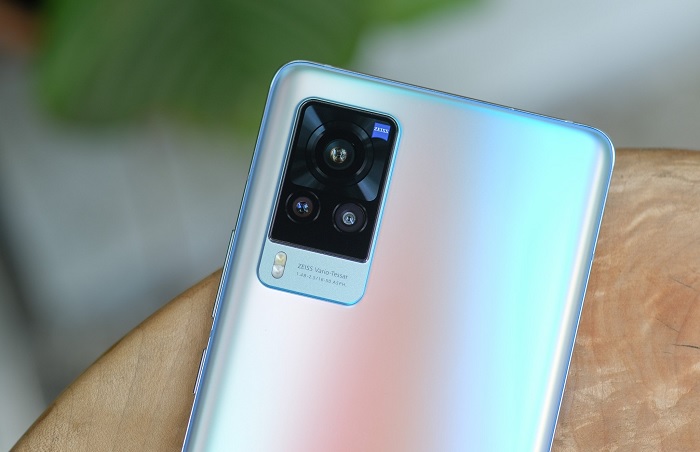 X60 Pro còn được trang bị hệ thống camera sau nổi bật kết hợp cùng thương hiệu Zeiss nổi tiếng