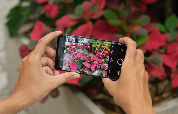 X60 Pro được trang bị ống kính gimbal giúp quay video, chụp ảnh tốt và ổn định hơn