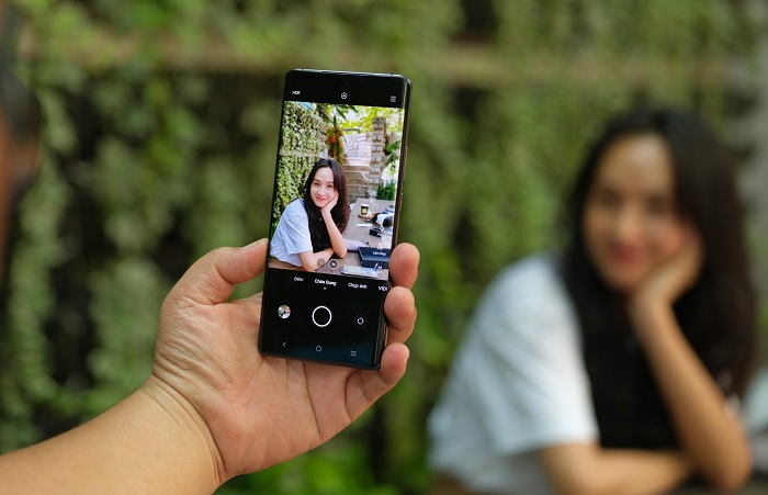 Cụm camera ấn tượng kết hợp cùng Zeiss khẳng định cho chất lượng chụp ảnh của X60 Pro