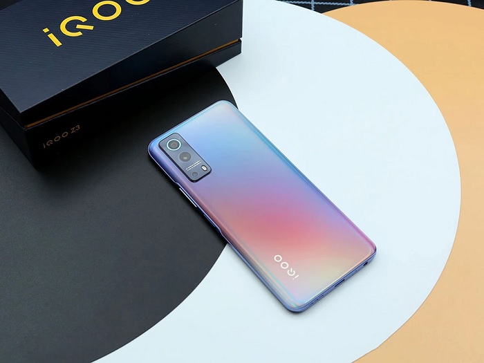 iQOO Z3 có giá khởi điểm khoảng 5,99 triệu đồng với bản RAM 6GB/ROM 128GB và khoảng 6,3 triệu đồng với bản RAM 8GB/ROM 128GB, 7 triệu đồng với bản RAM 8GB/ROM 256GB