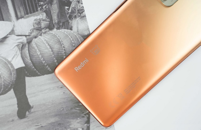 Logo “Mi Fan” được đặt cạnh logo Redmi