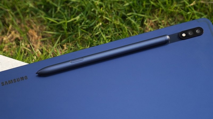 Bút S Pen đồng màu với Tab S7 và có độ trễ chỉ 9ms cho trải nghiệm vẽ rất chân thực
