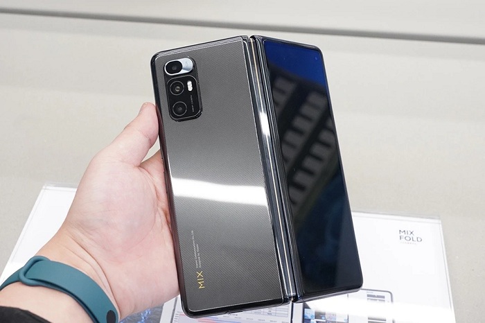 Trên tay Xiaomi Mi MIX Fold về thiết kế và màn hình