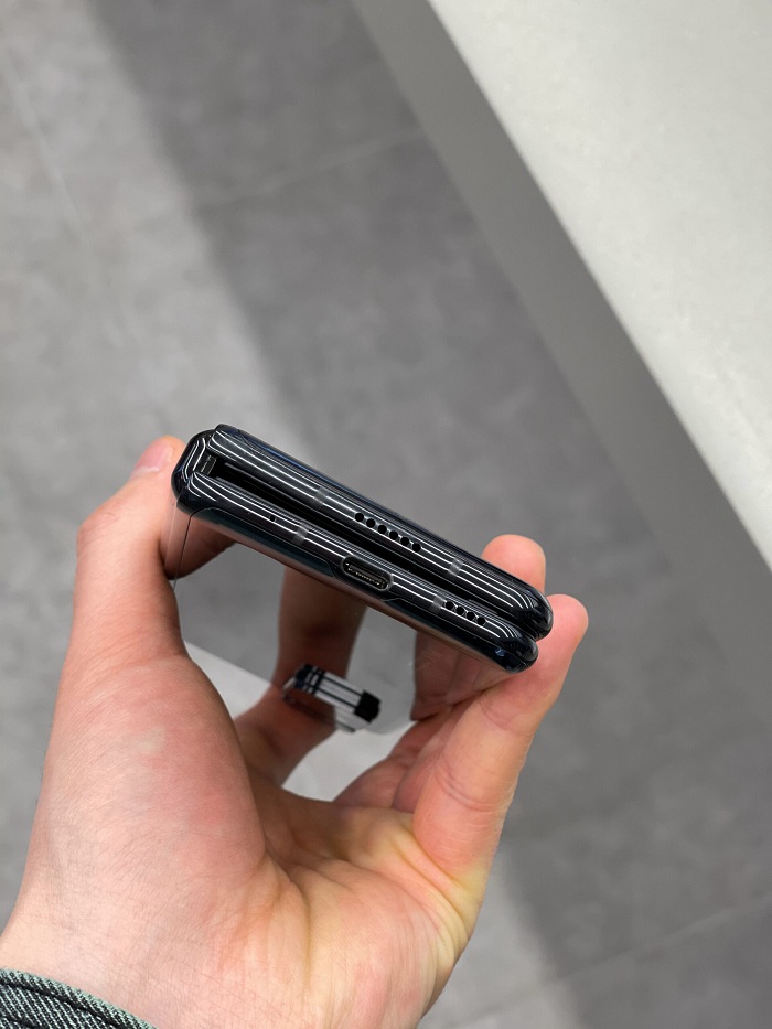 Được trang bị viên pin khủng và công nghệ sạc nhanh 67W