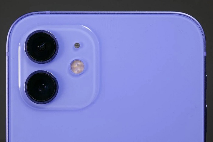 Camera sau của iPhone 12 màu Tím với hai cảm biến 12MP