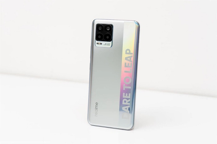Realme 8 đẹp và ấn tượng