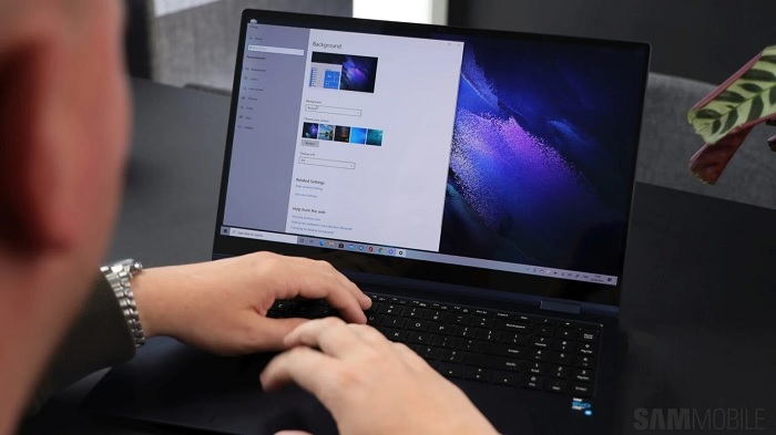 Mức giá khởi điểm của máy là 1199 USD
