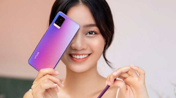 Smartphone có thiết kế mặt lưng kính