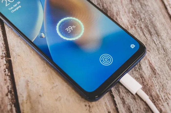 OPPO A74 được trang bị sạc nhanh 33W