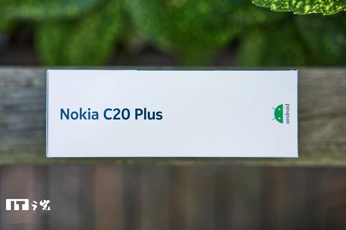 Cạnh bên của hộp đựng Nokia C20 Plus