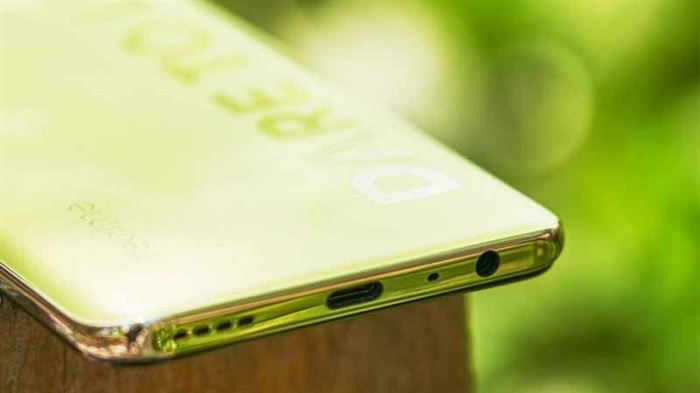 Realme Q3 Pro có mức giá khá rẻ chỉ từ 5,6 triệu đồng