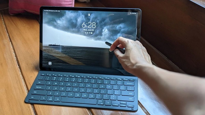 Máy được tích hợp bút S Pen