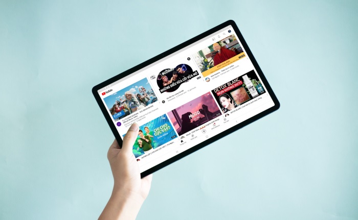Galaxy Tab S7 FE khá mỏng và nhẹ