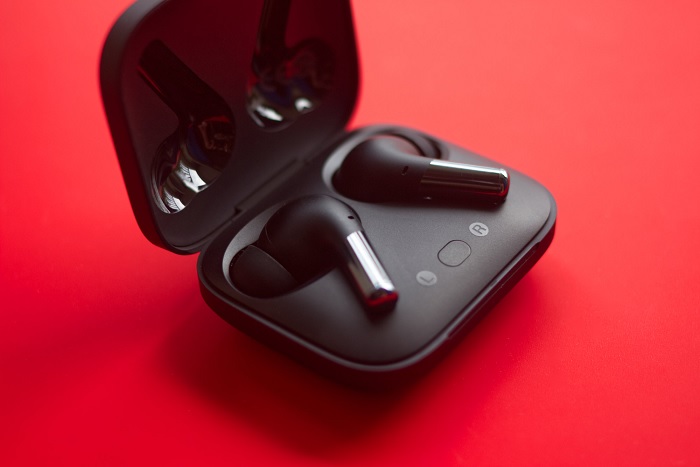 OnePlus Buds Pro có tới 3 micro thu âm