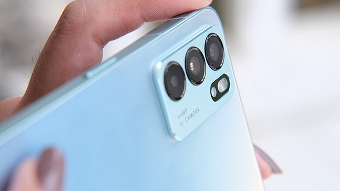 Bộ đôi này có cụm camera sau tương tự nhau cùng tính năng chụp chân dung Bokeh Flare độc đáo