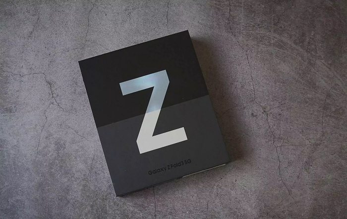 Mở hộp Galaxy Z Fold3 5G màu Bạc Phantom