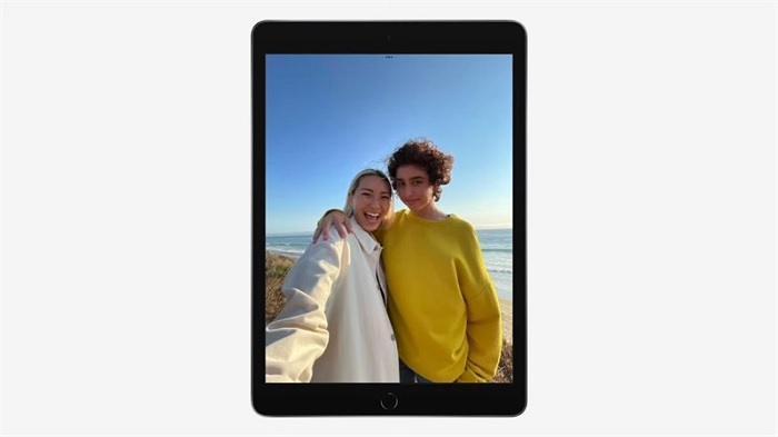 iPad Gen 9 vẫn sở hữu thiết kế tương tự như những phiên bản iPad cũ, gần nhất là iPad Gen 8