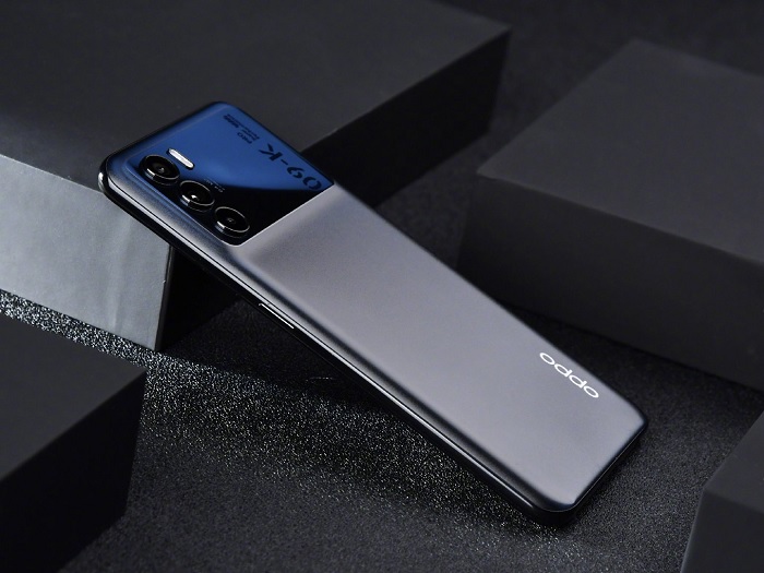 OPPO K9 Pro được bán với giá từ 2199 tệ (khoảng 7,8 triệu đồng) với bản 8GB/128GB và cao nhất 2499 tệ ( khoảng 8,8 triệu đồng) cho bản 12GB/256GB. Trong thời gian mở bán máy chỉ còn 7 triệu đồng với bản RAM 8GB