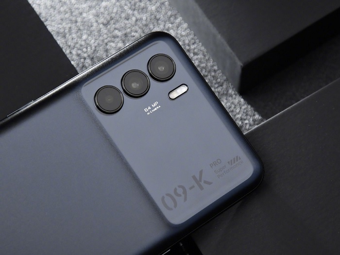 Cận cảnh cụm camera sau của OPPO K9 Pro