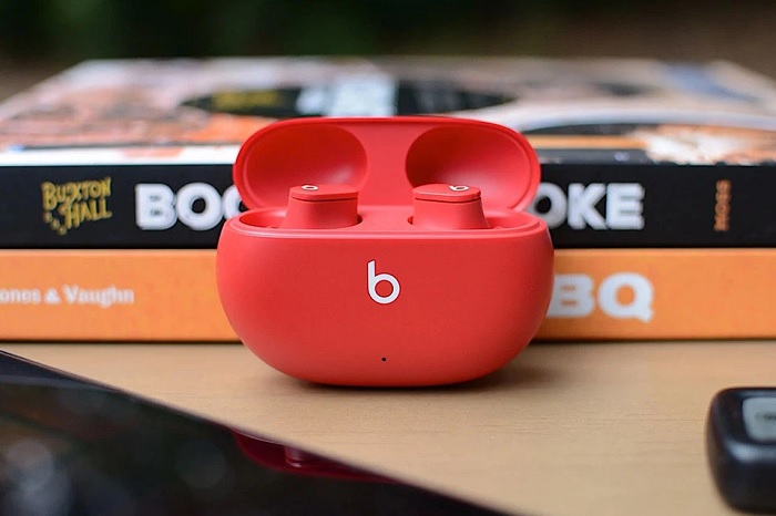 Beats Studio Buds có giá gần 4 triệu đồng