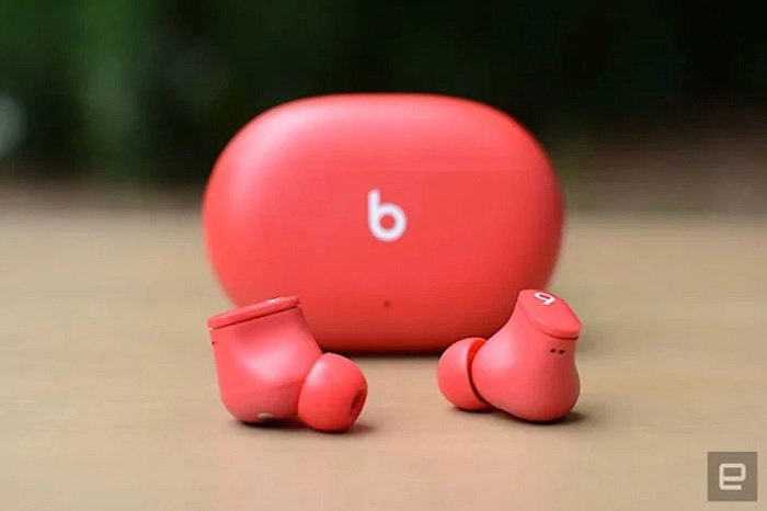 Beats Studio Buds có thiết kế nhỏ gọn