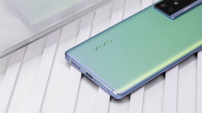 Vivo X70 Pro sử dụng pin 4.450 mAh