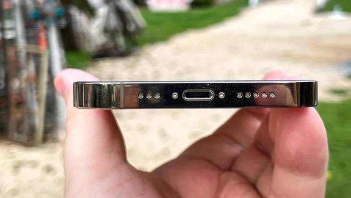 Cổng sạc iPhone 13 Pro