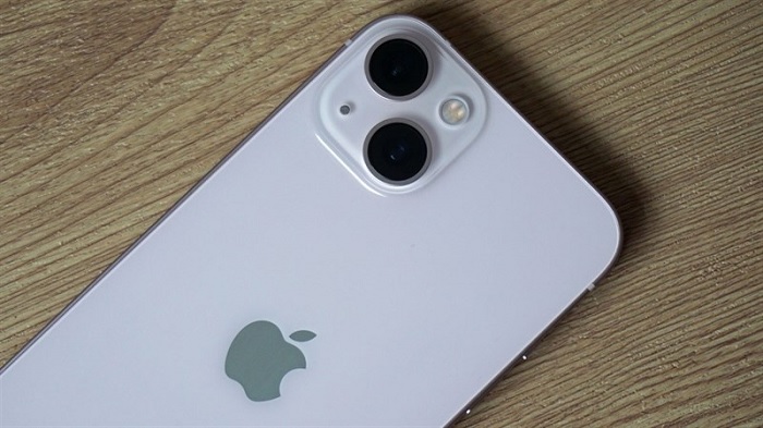 Cận cảnh camera sau trên iPhone 13 mini