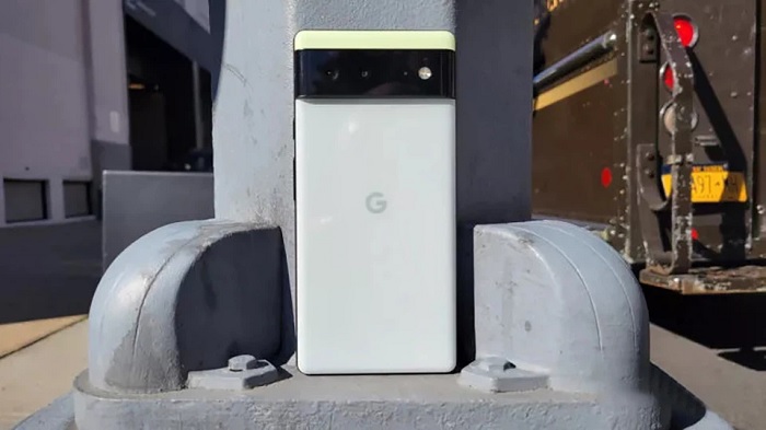 Cận ảnh camera sau và mặt lưng của Google Pixel 6