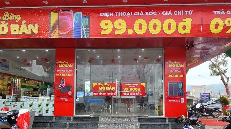 Viettel Store mừng khai trương siêu thị mới tại Thanh Hóa, smartphone giảm đến 12 triệu, phụ kiện giá chỉ từ 29K