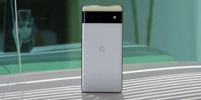 Mặt lưng chiếc smartphone của Google