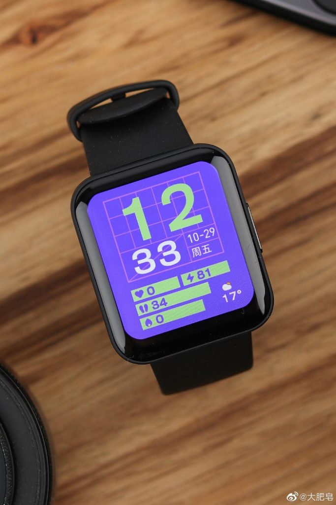 Trên tay Redmi Watch 2 có kích thước màn hình 1.6 inch