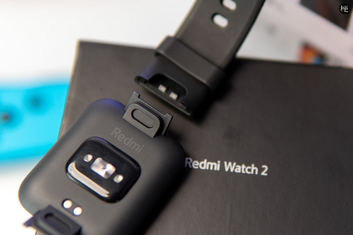 Mặt sau của Redmi Watch 2