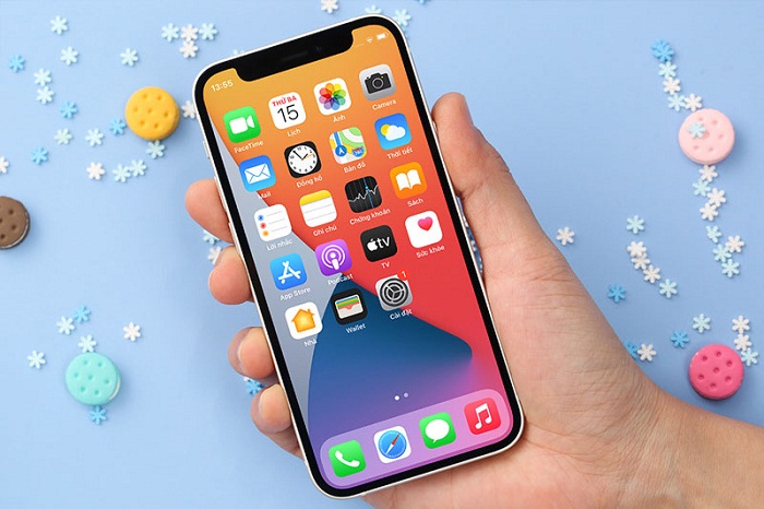 iPhone 12 mini phù hợp với người có ngân sách hạn hẹp nhưng vẫn muốn trải nghiệm tính năng cao cấp của Apple
