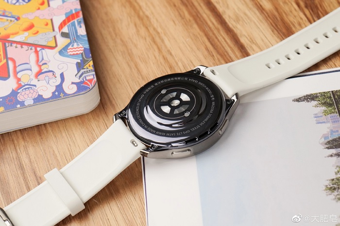 trên tay vivo Watch 2