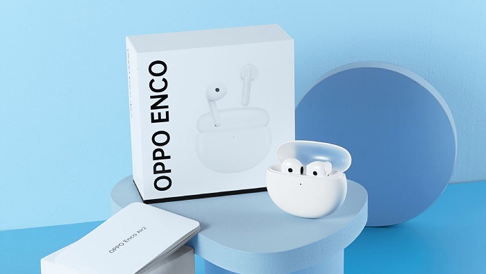Nắp hộp sạc được mở ra