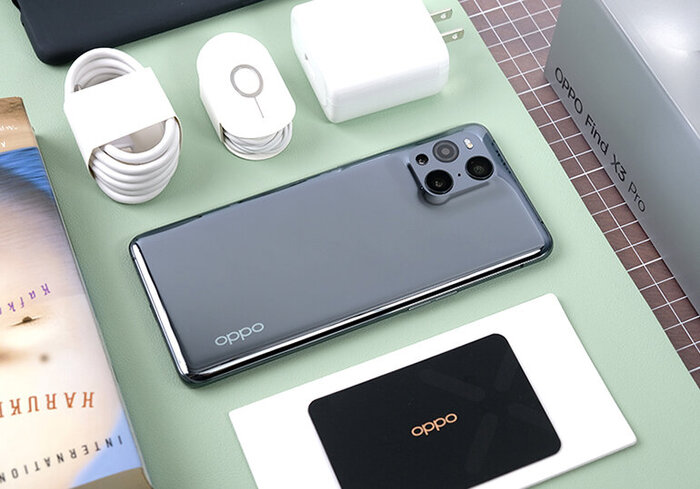 OPPO Find X3 Pro sở hữu viên pin 4500 mAh với công nghệ sạc nhanh 65W