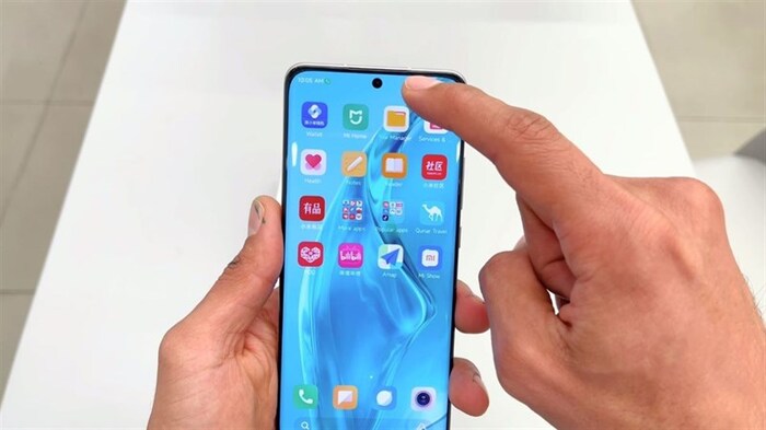 Xiaomi 12X được trang bị camera đục lỗ
