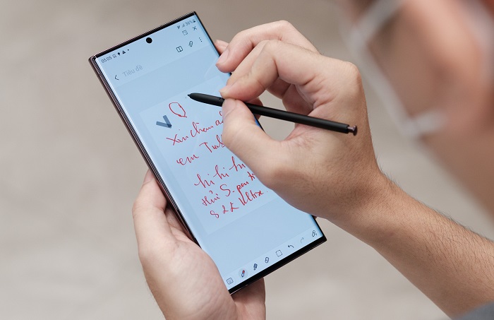 Galaxy S22 Ultra hỗ trợ bút S Pen