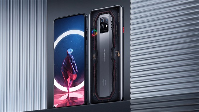 Red Magic 7 Pro sử dụng màn hình tràn viền hoàn toàn