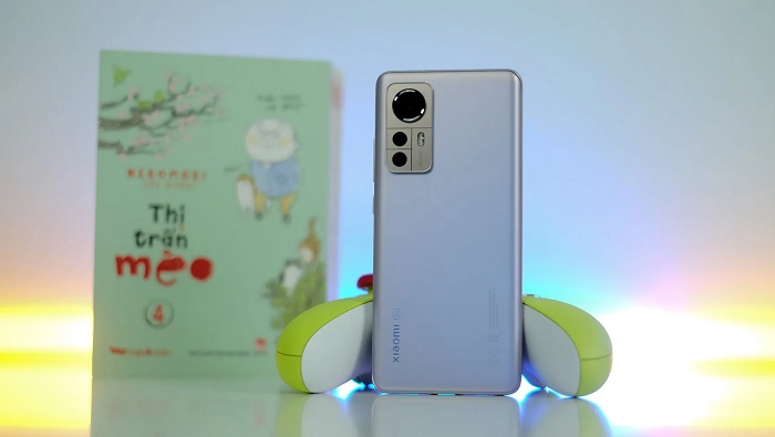 Xiaomi 12 có thiết kế đẹp mắt, đơn giản nhưng đẳng cấp