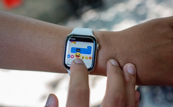 Sử dụng Facebook Messenger trên Apple Watch